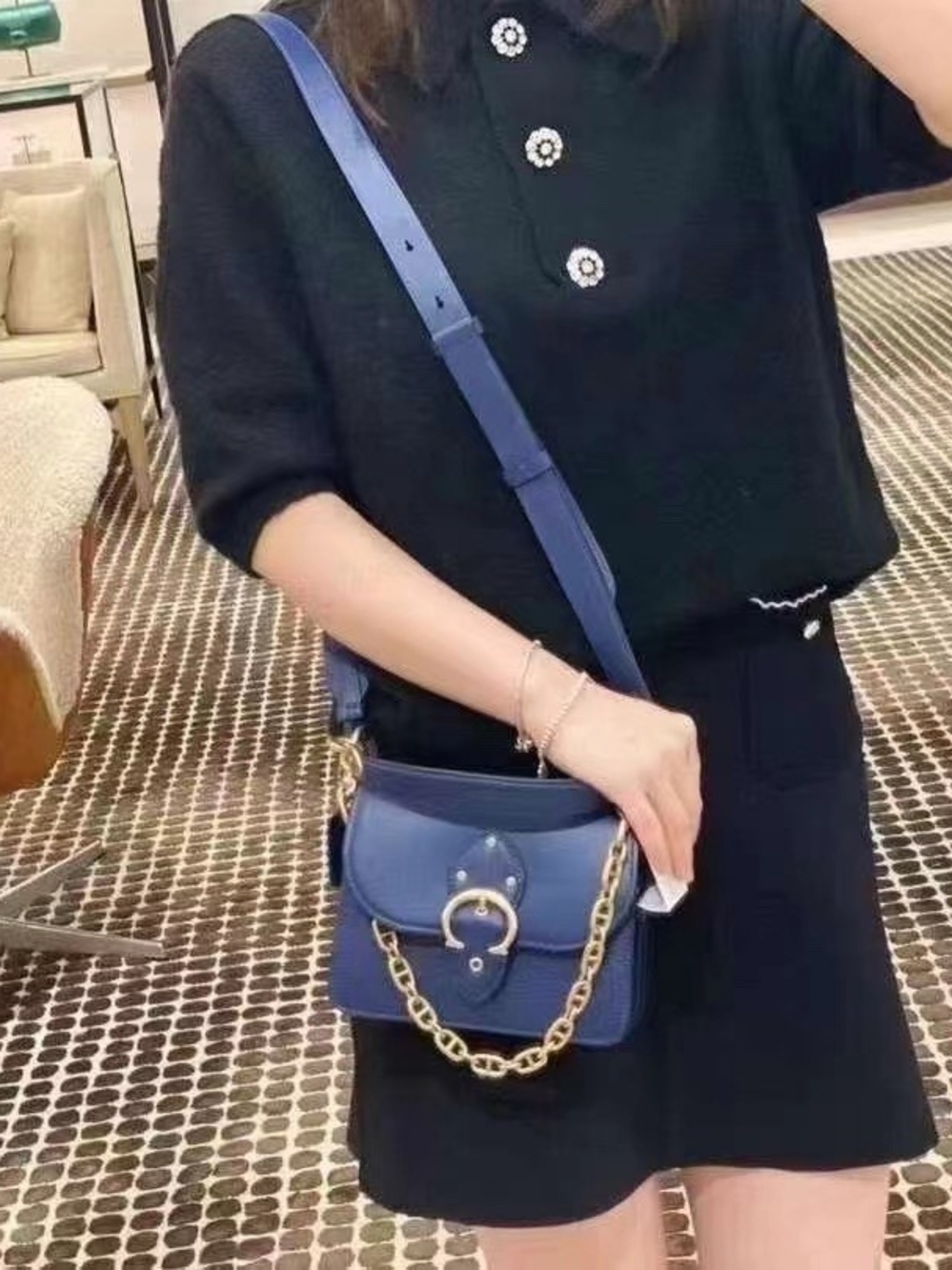 Coach Beat 18 Navy Leather Crossbody with Gold Chain Trim - Picture 8 of 9